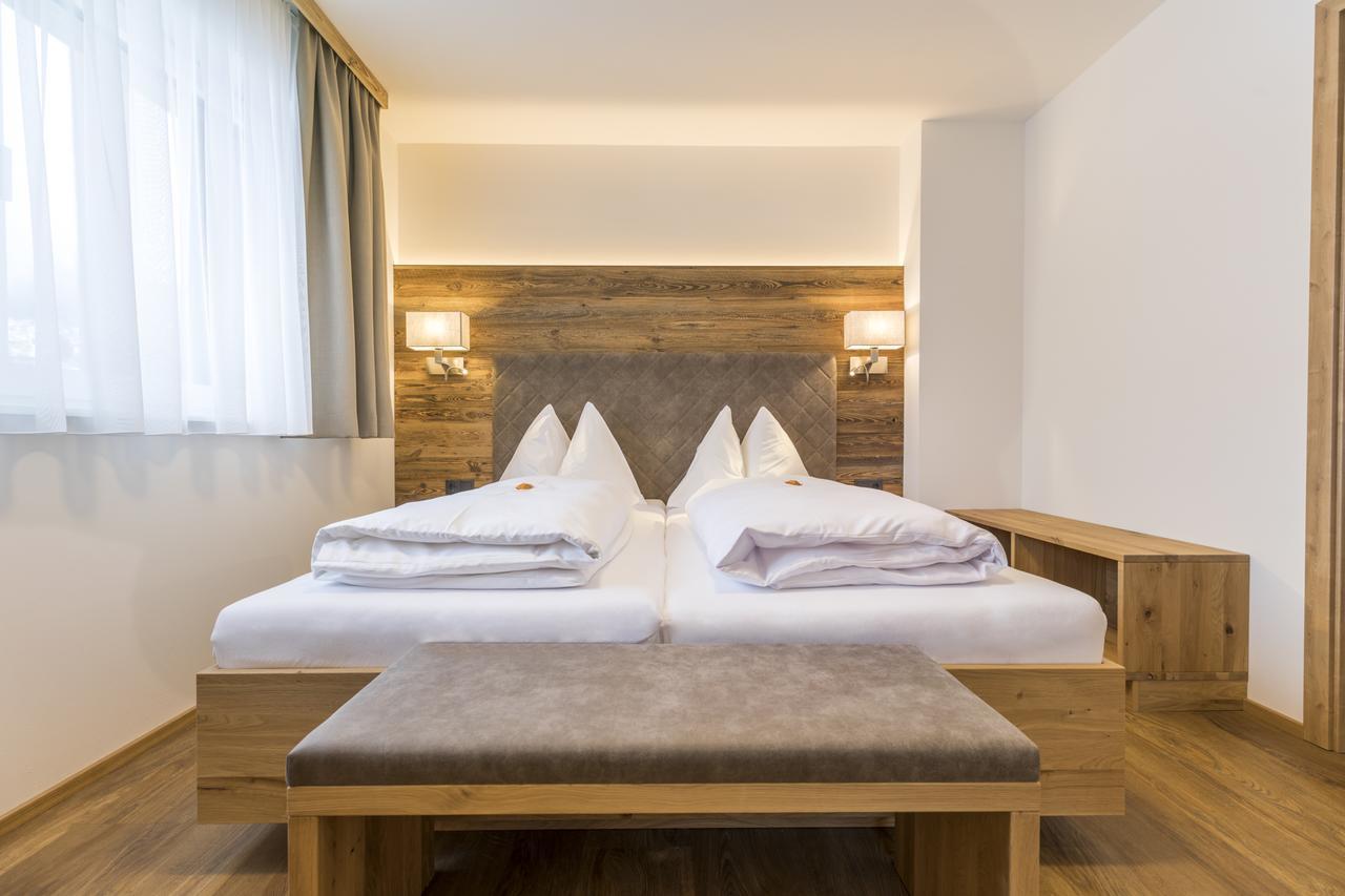 Ofentuerl Alpine Living Aparthotel Flachau Exterior photo