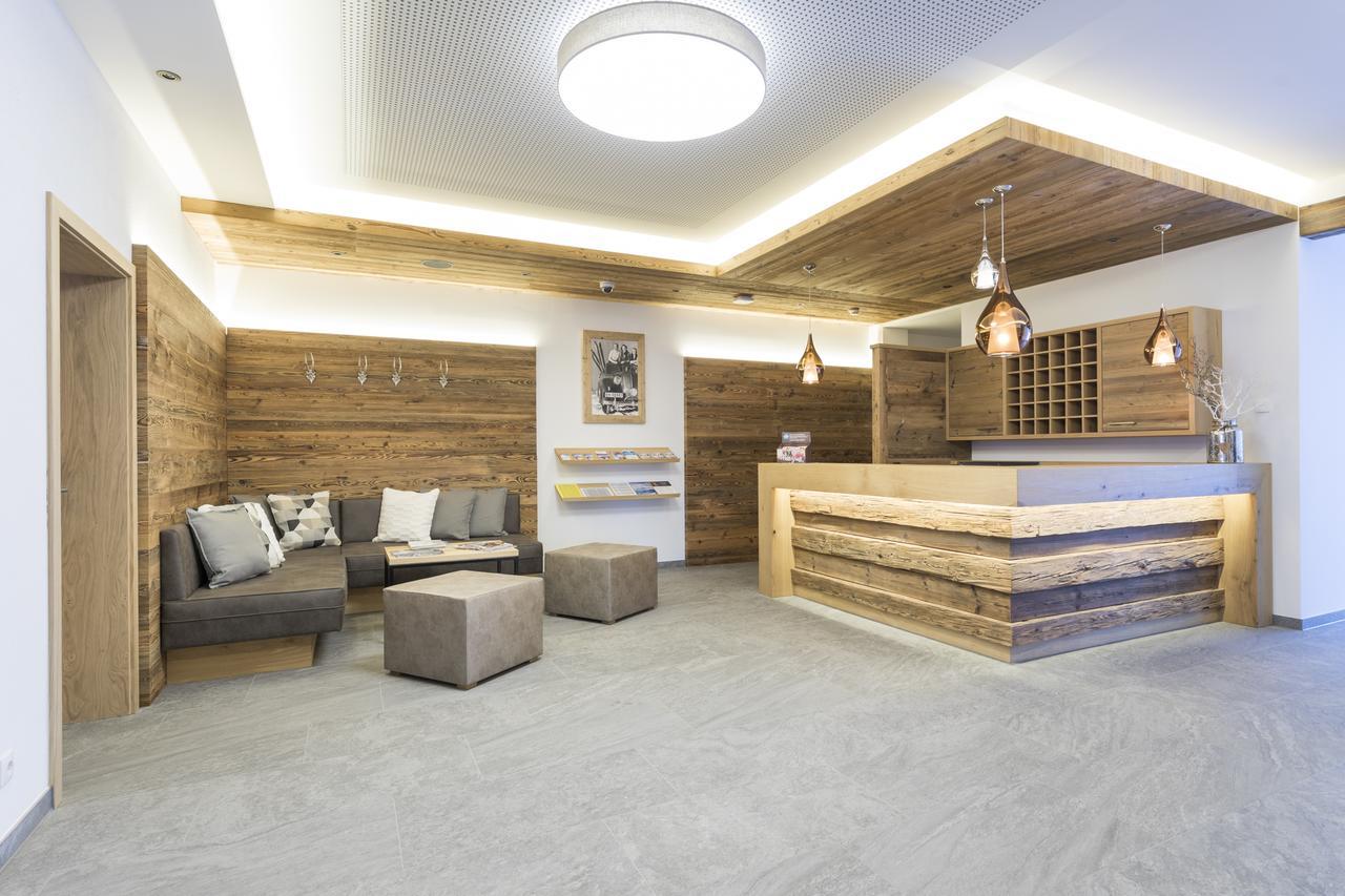 Ofentuerl Alpine Living Aparthotel Flachau Exterior photo