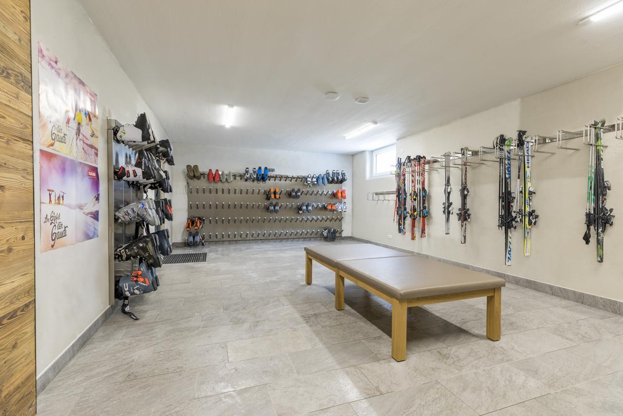 Ofentuerl Alpine Living Aparthotel Flachau Exterior photo